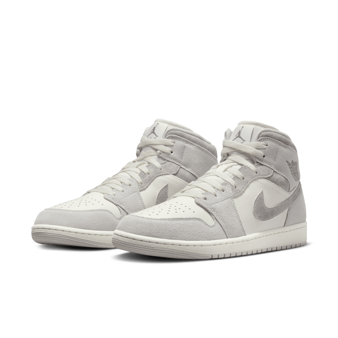 Air Jordan 1 Mid SE 'Smoke Grey'