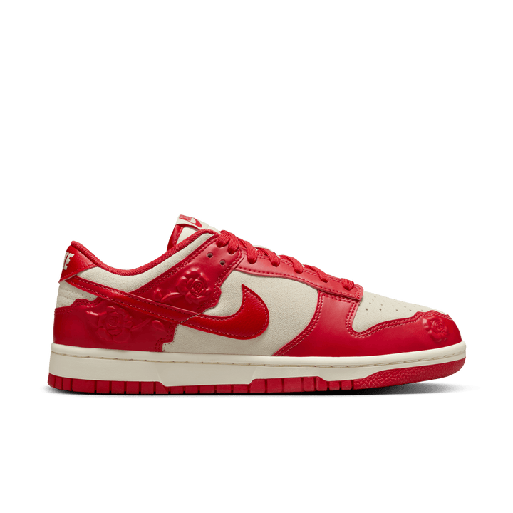 Women's Nike Dunk Low 'Red Roses'