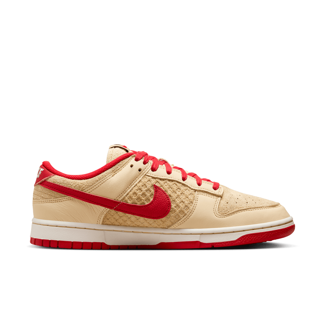 Nike Dunk Low Retro SE 'Strawberry Waffles'